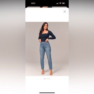 Women’s Abercrombie and fitch mom jeans light wash 8Long